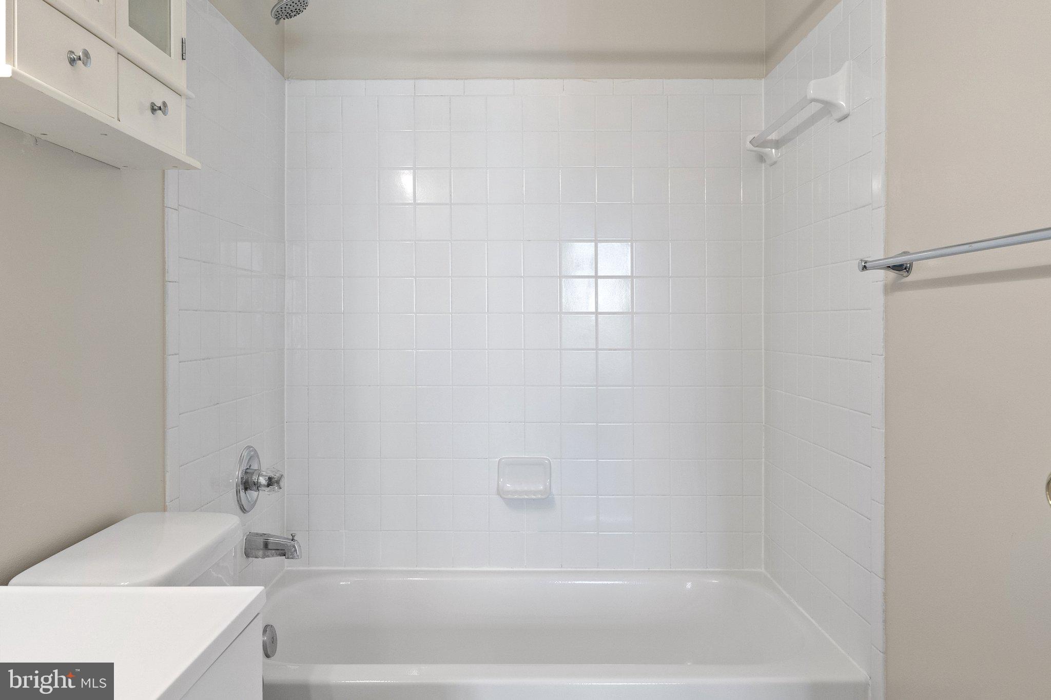 1055 GARDENVIEW LOOP 302