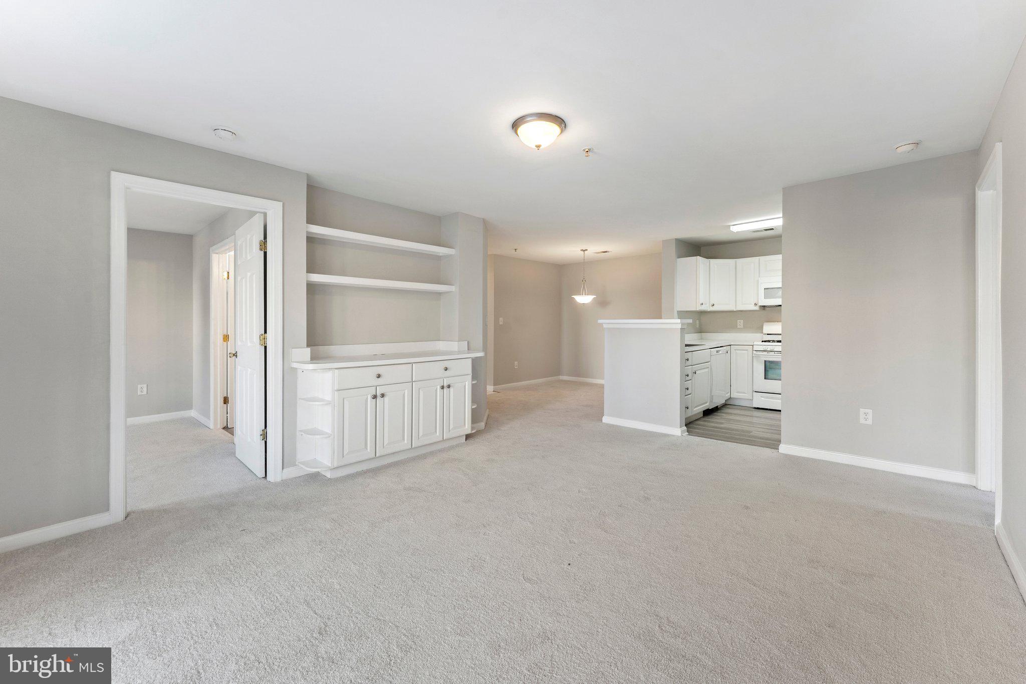 1060 GARDENVIEW LOOP 304