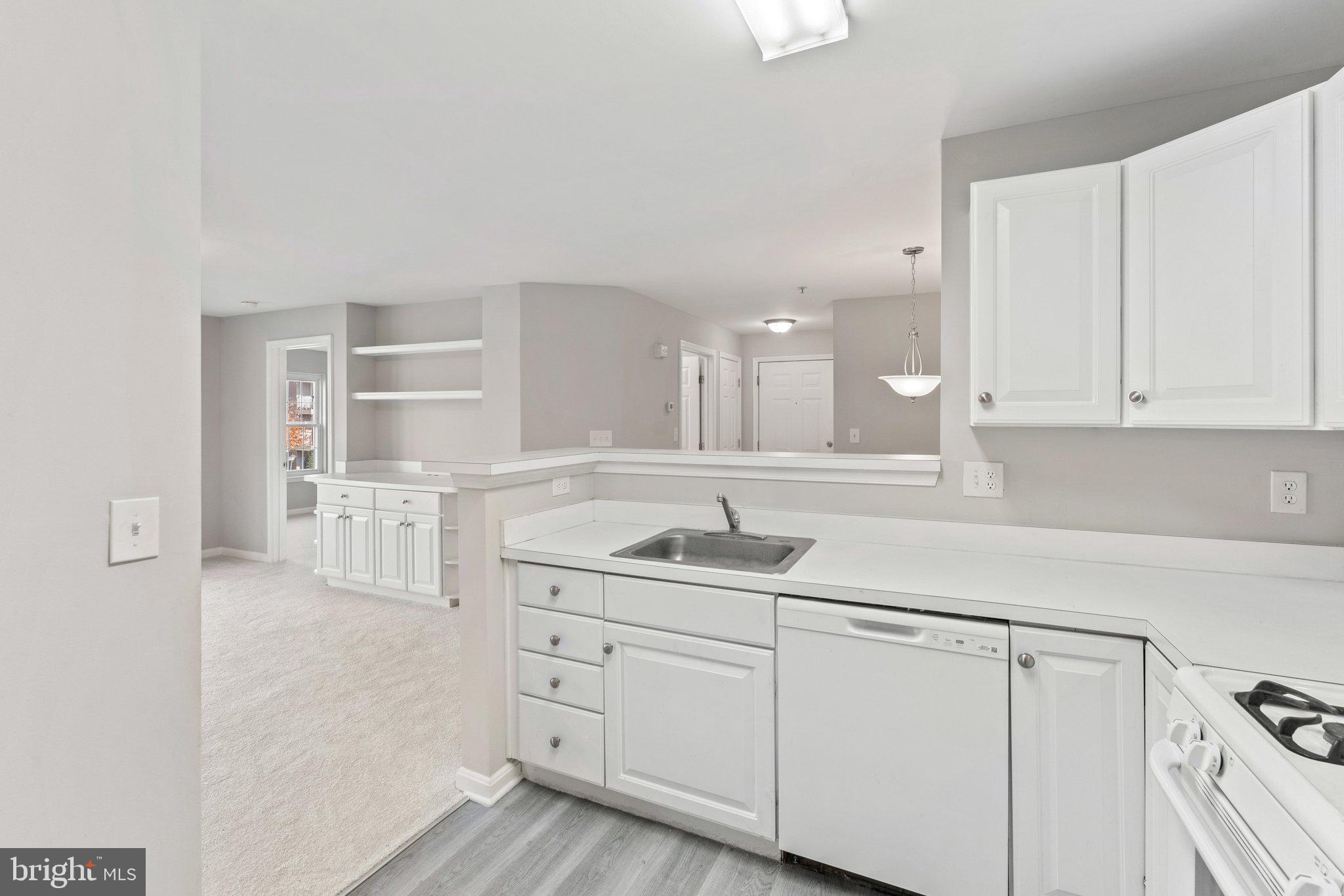 1060 GARDENVIEW LOOP 304