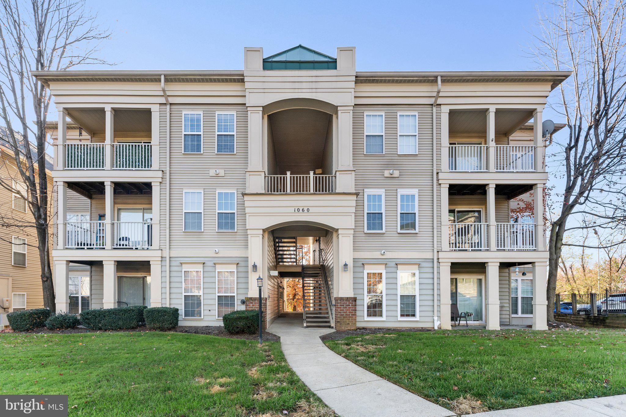 1060 GARDENVIEW LOOP 304