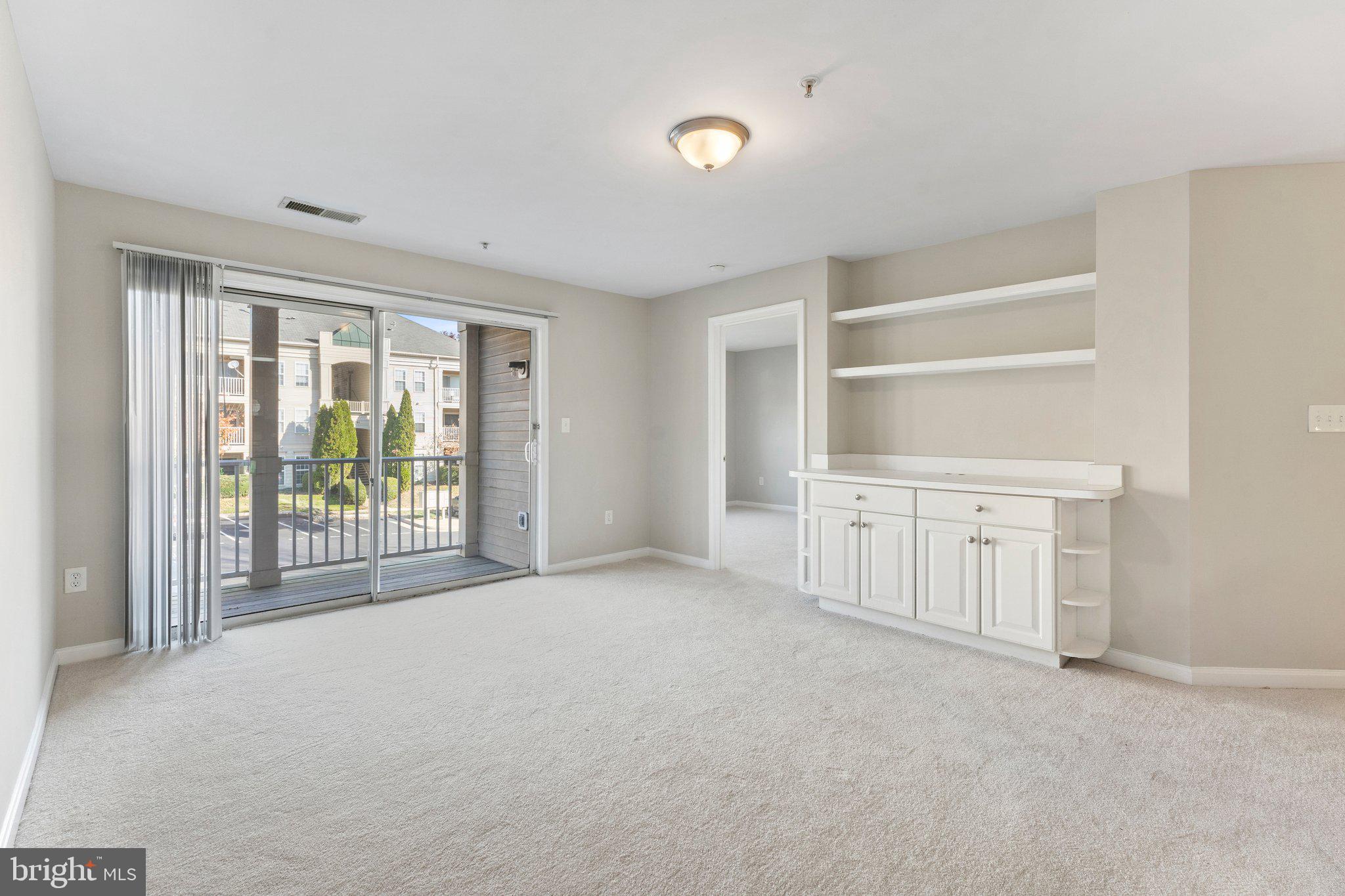 1060 GARDENVIEW LOOP 304