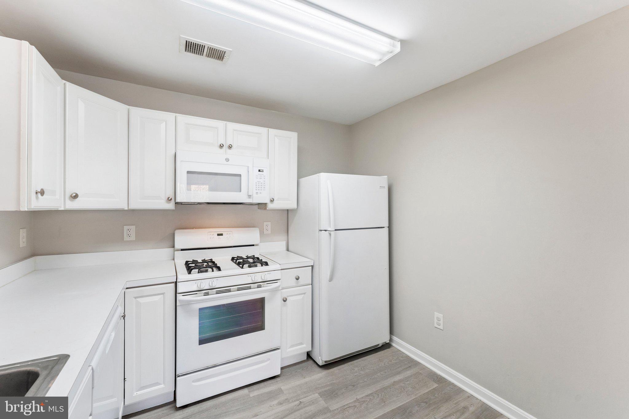 1060 GARDENVIEW LOOP 304