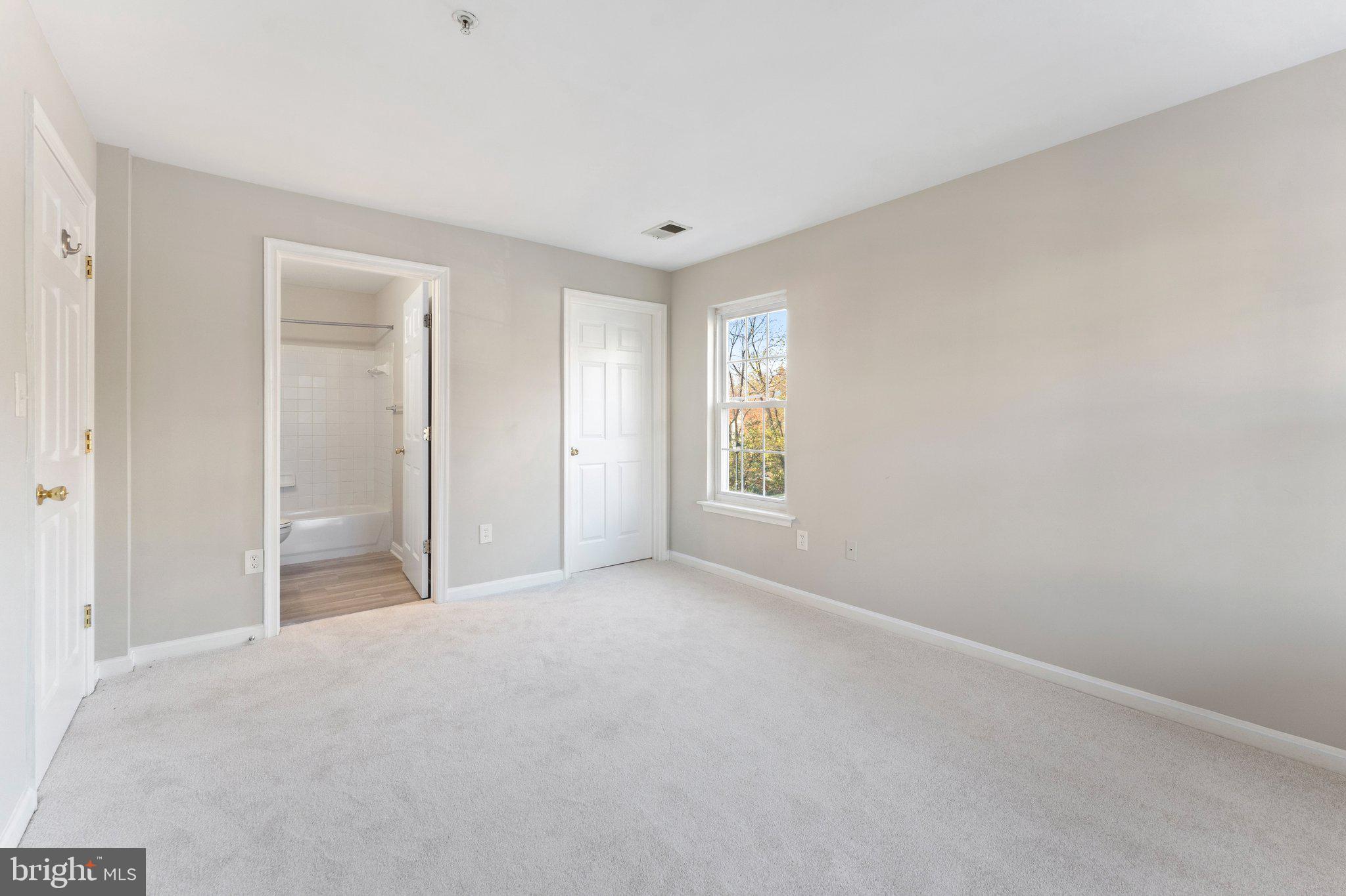1060 GARDENVIEW LOOP 304