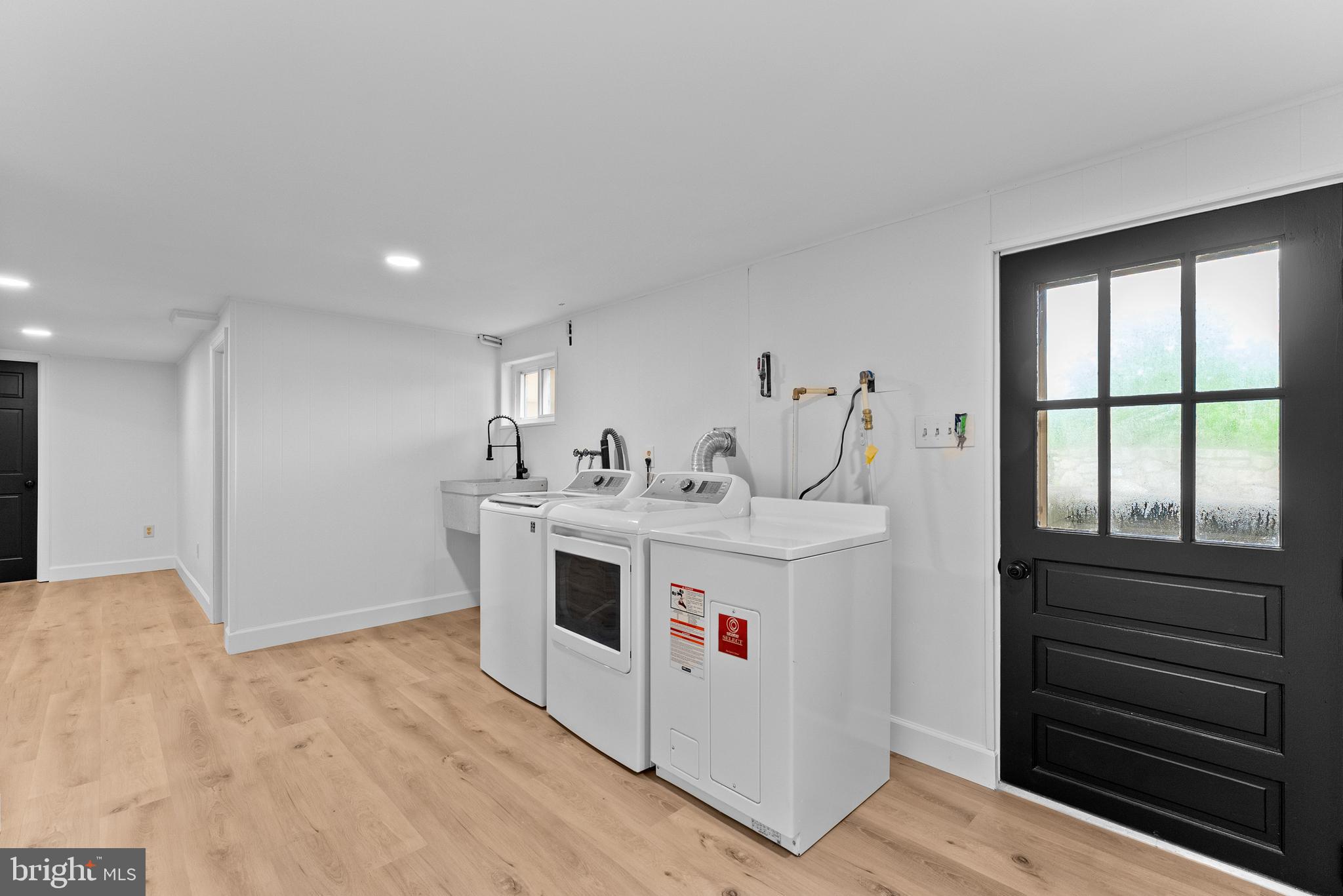 9706 SIGNAL COURT