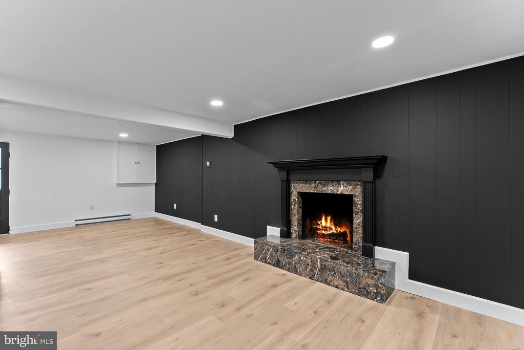 9706 SIGNAL COURT