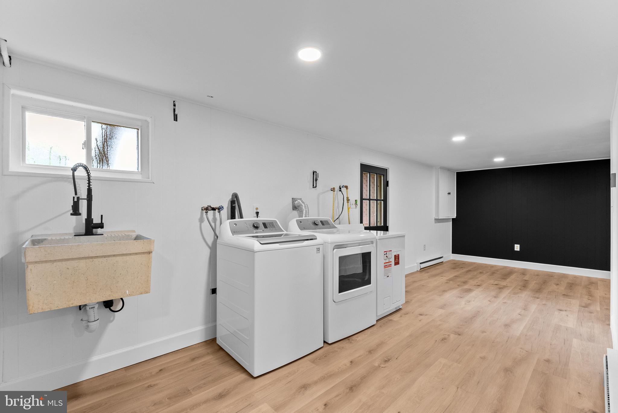 9706 SIGNAL COURT
