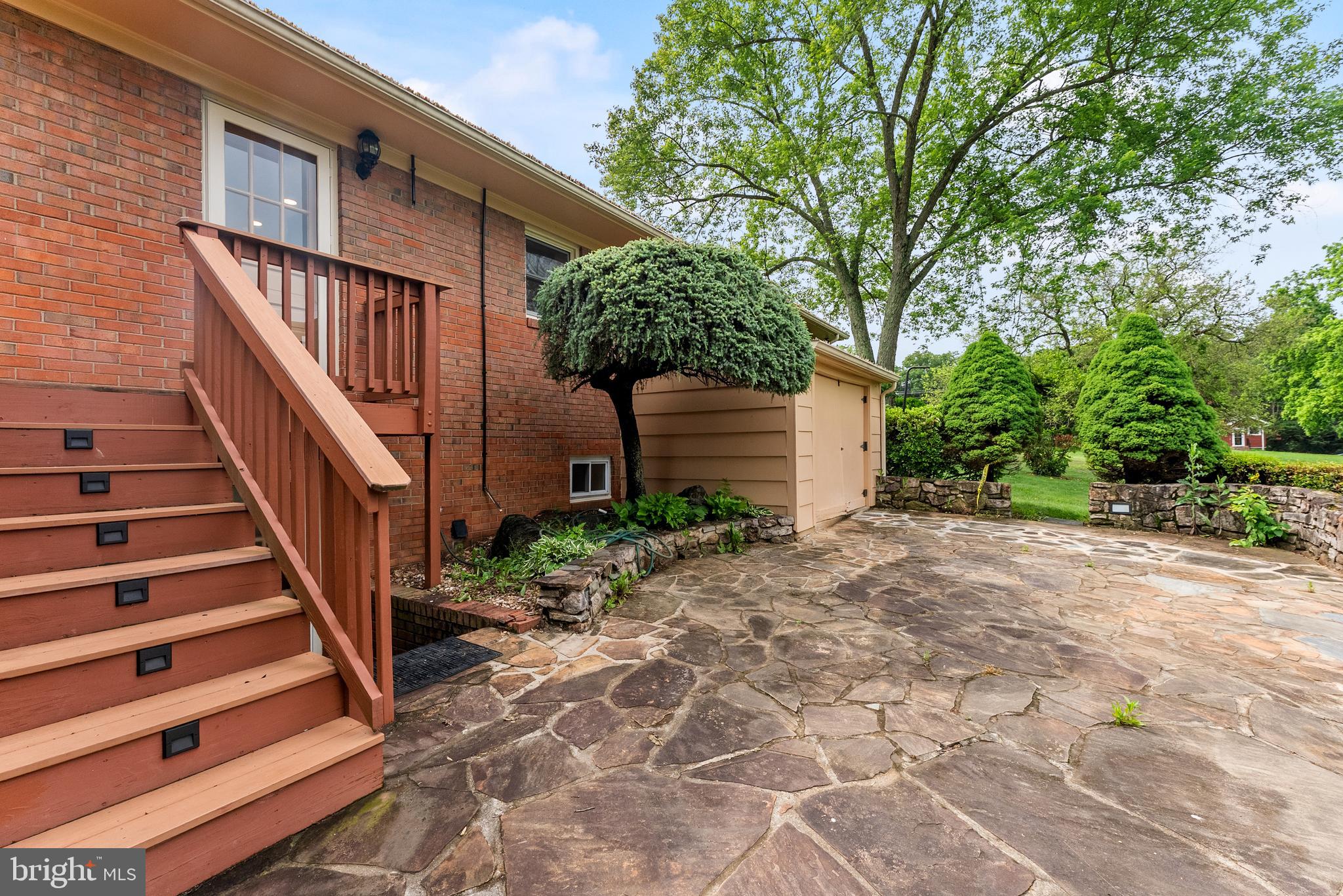 9706 SIGNAL COURT