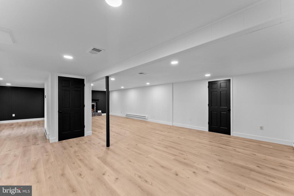 9706 SIGNAL COURT