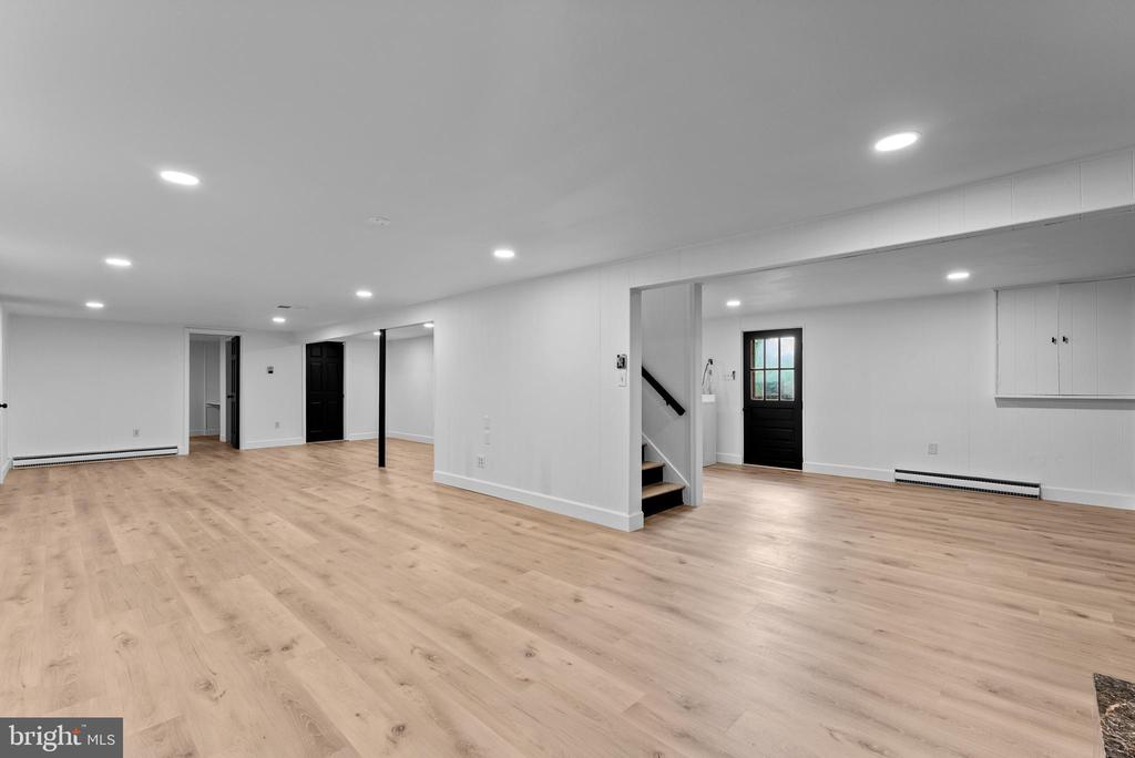 9706 SIGNAL COURT