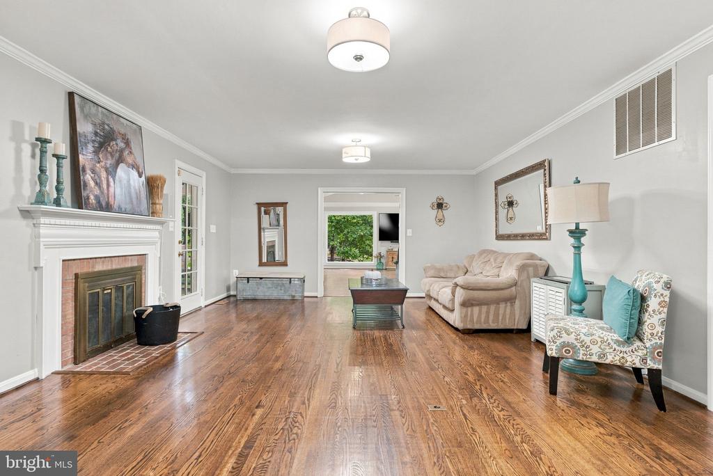 10080 GREENWICH WOOD DRIVE