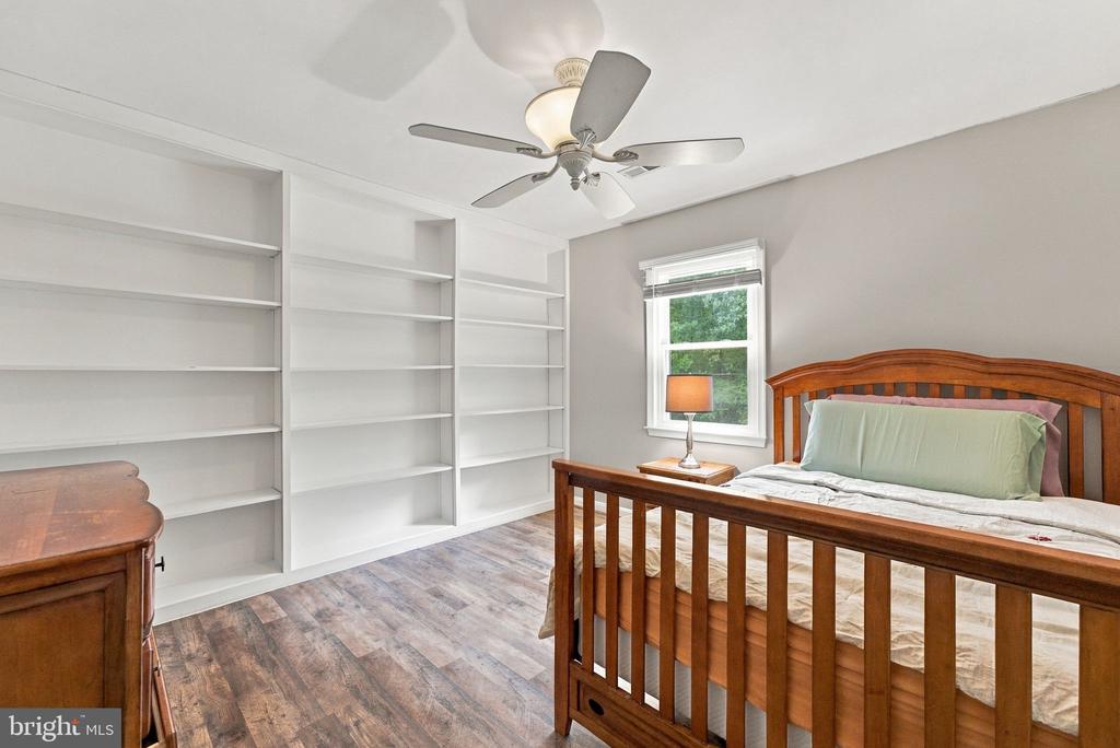 10080 GREENWICH WOOD DRIVE