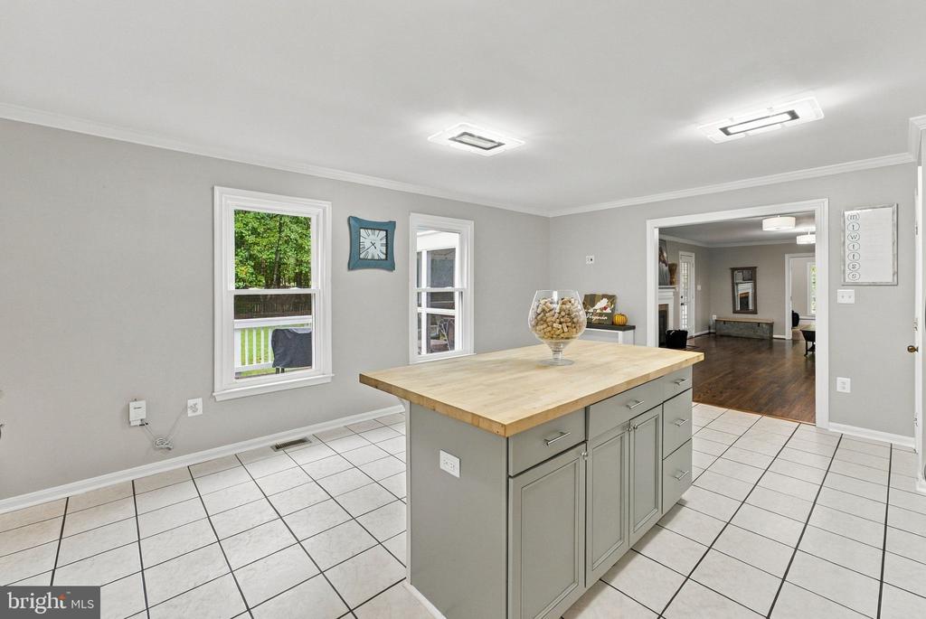 10080 GREENWICH WOOD DRIVE