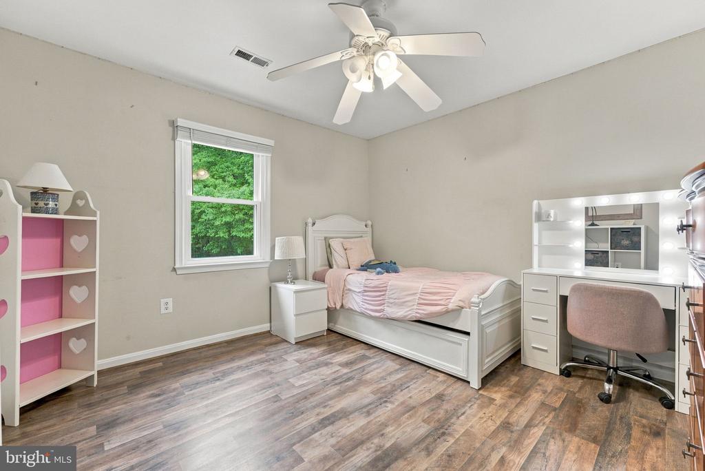 10080 GREENWICH WOOD DRIVE