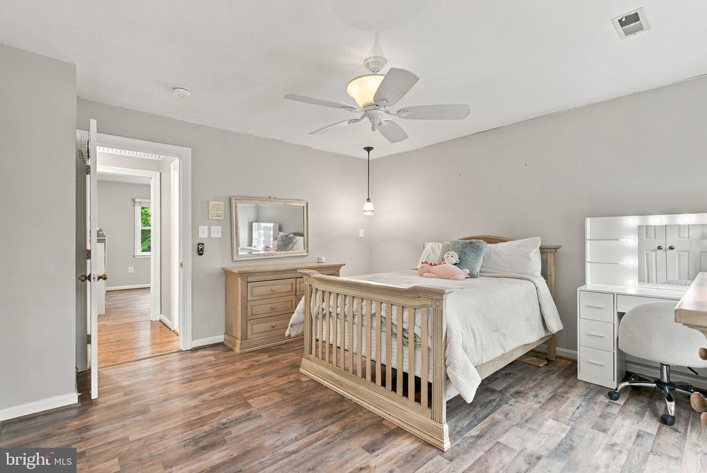 10080 GREENWICH WOOD DRIVE