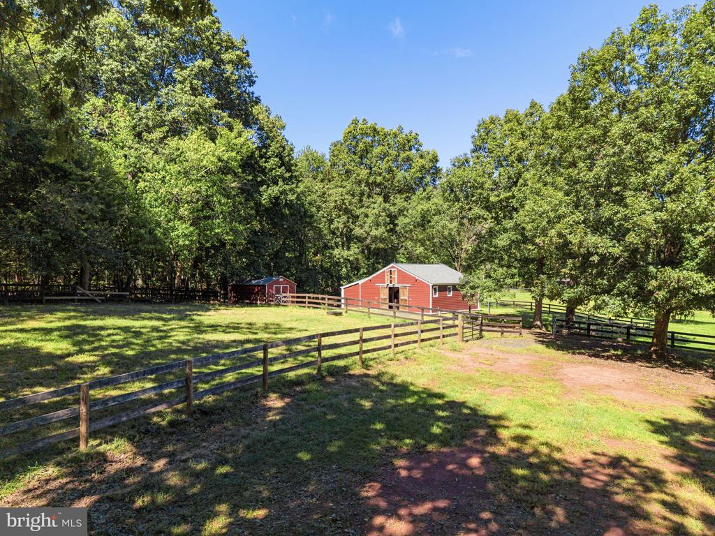 10080 GREENWICH WOOD DRIVE