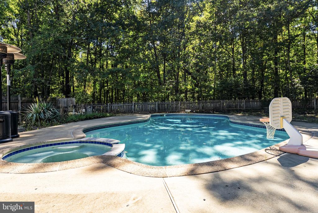 10080 GREENWICH WOOD DRIVE