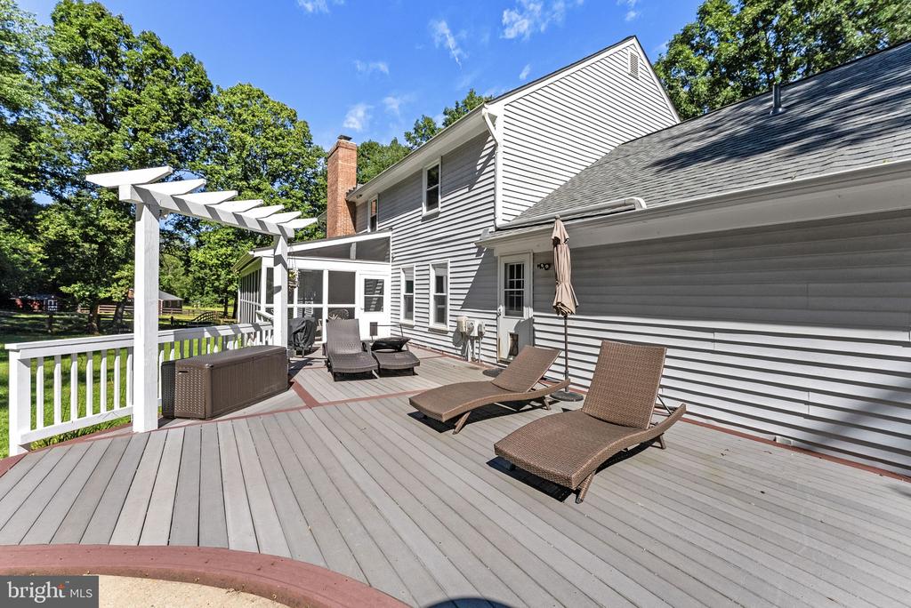 10080 GREENWICH WOOD DRIVE