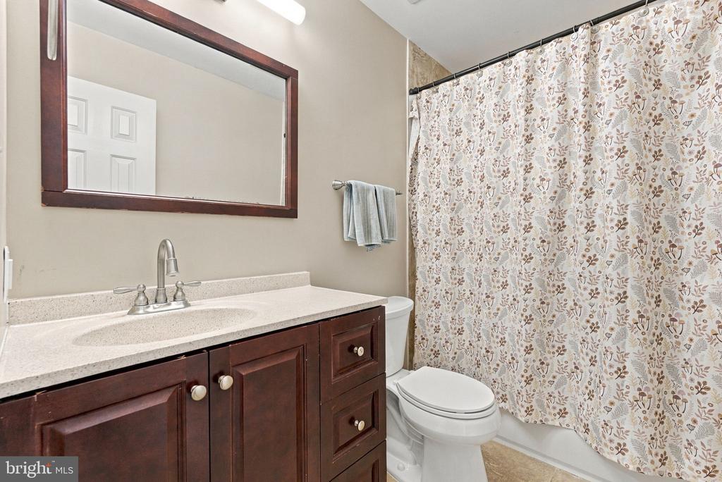 10080 GREENWICH WOOD DRIVE