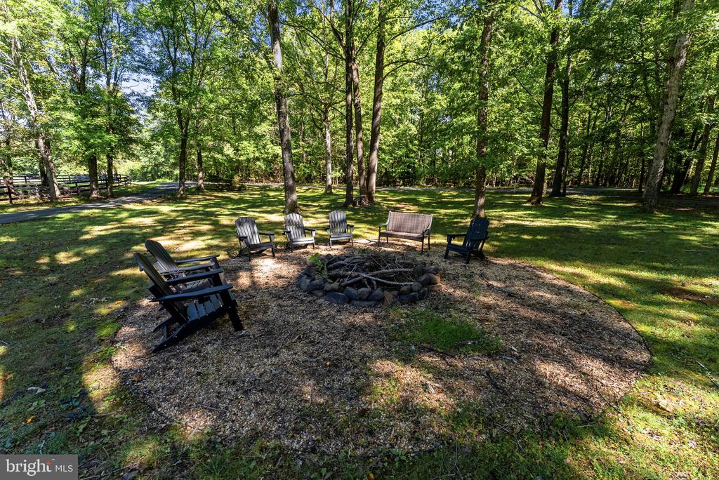 10080 GREENWICH WOOD DRIVE