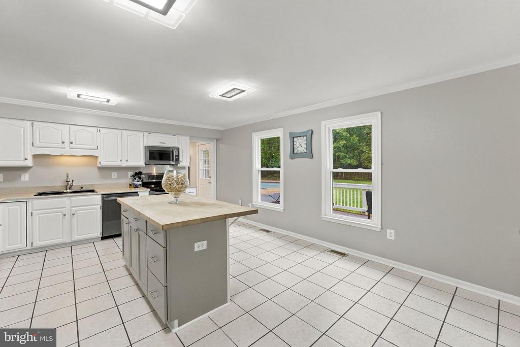 10080 GREENWICH WOOD DRIVE