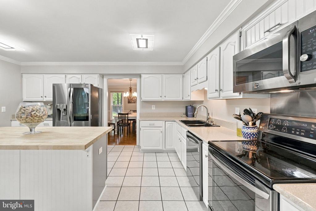 10080 GREENWICH WOOD DRIVE