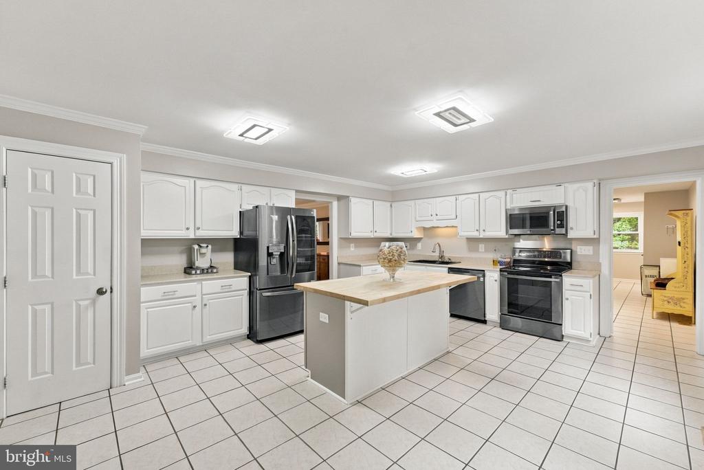 10080 GREENWICH WOOD DRIVE