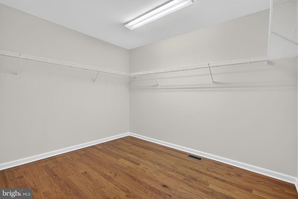 850 TIMBERLAND MANOR