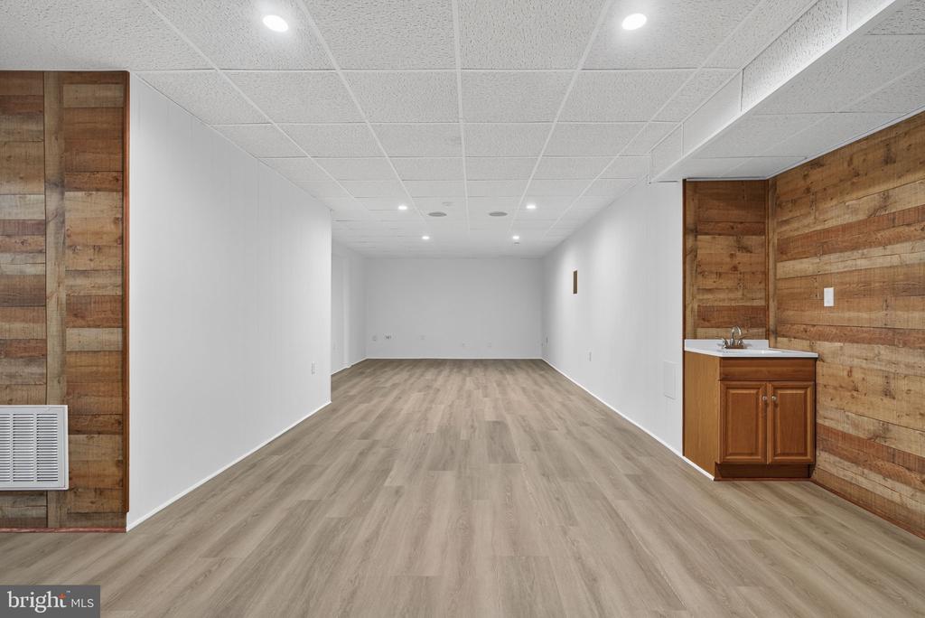 850 TIMBERLAND MANOR