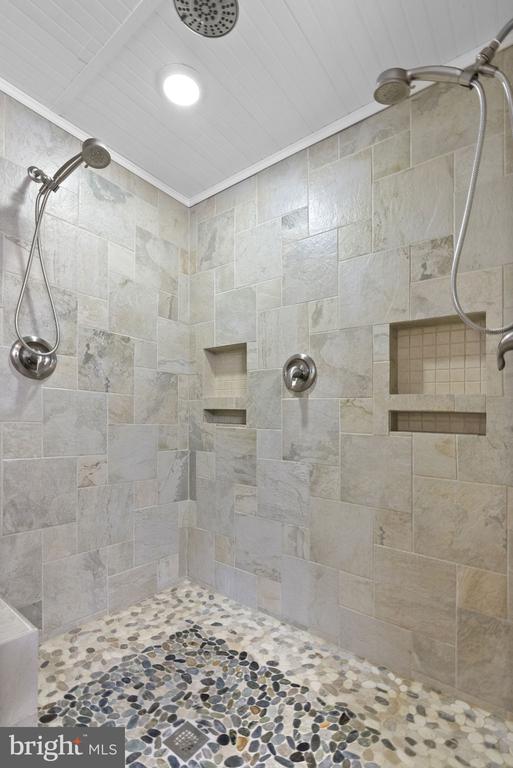 850 TIMBERLAND MANOR