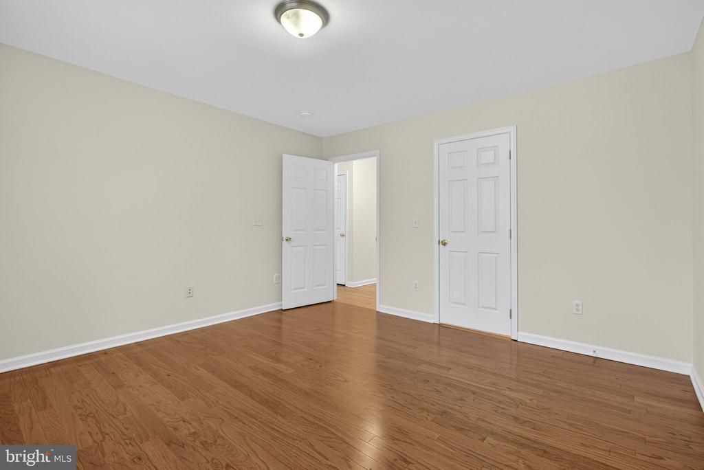 850 TIMBERLAND MANOR