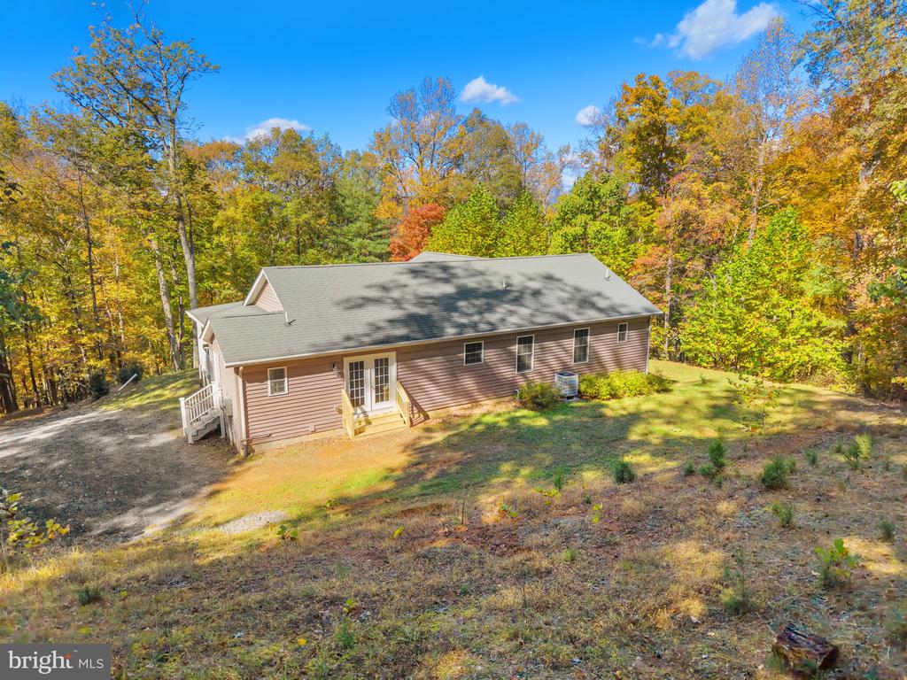 850 TIMBERLAND MANOR