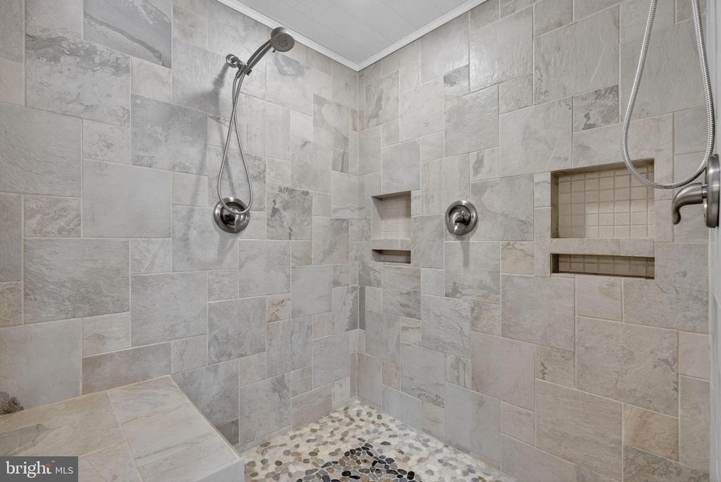 850 TIMBERLAND MANOR