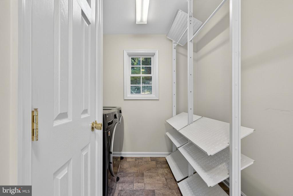 850 TIMBERLAND MANOR