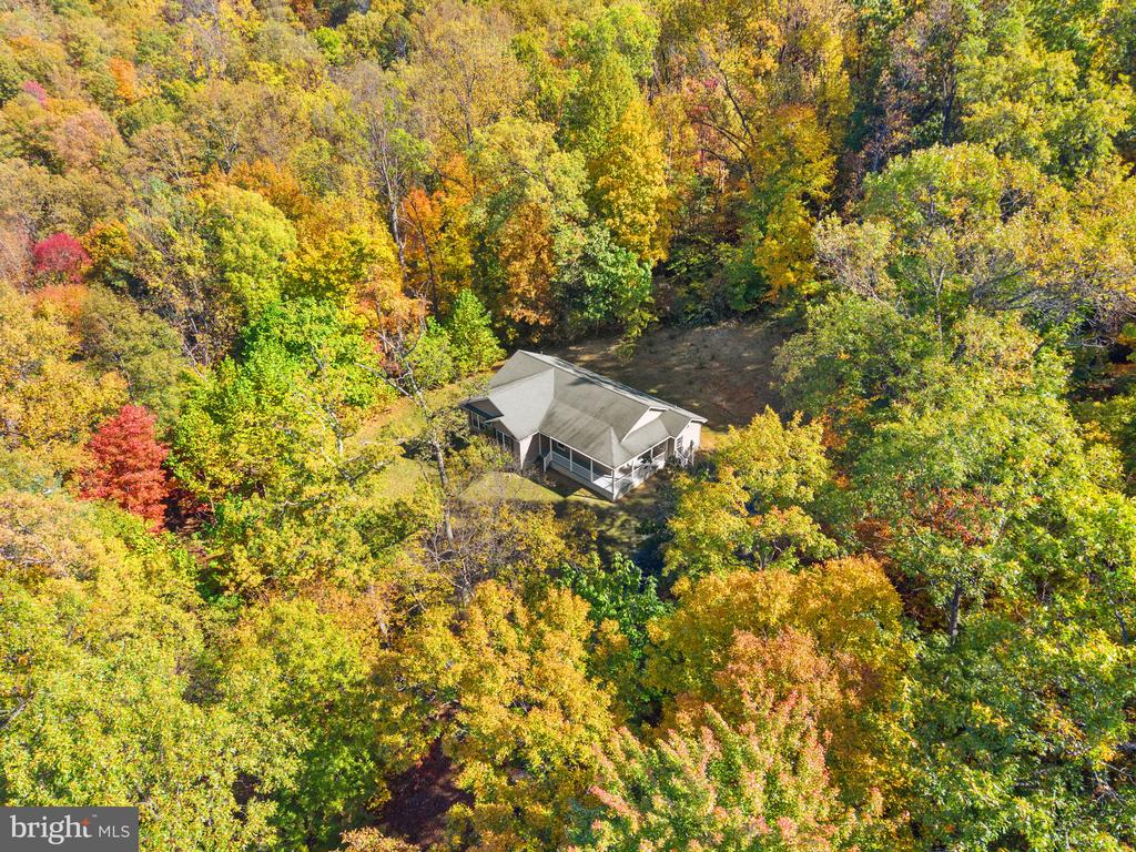 850 TIMBERLAND MANOR