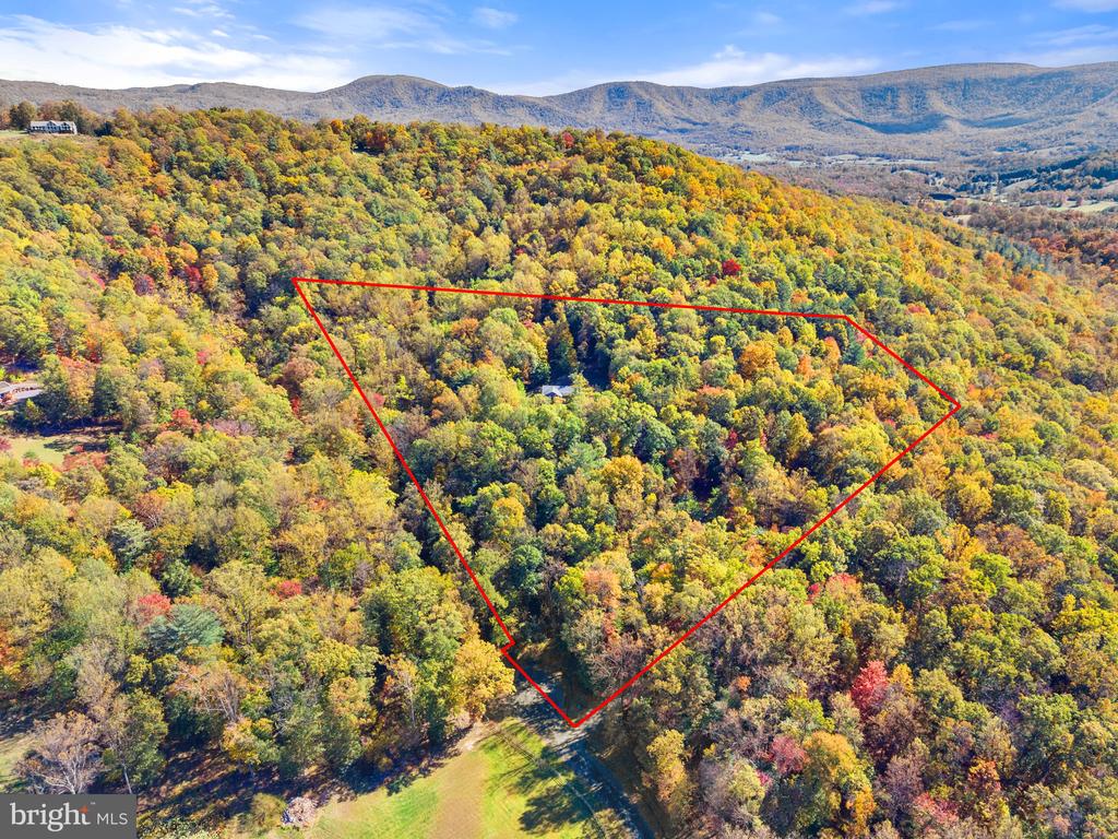 850 TIMBERLAND MANOR