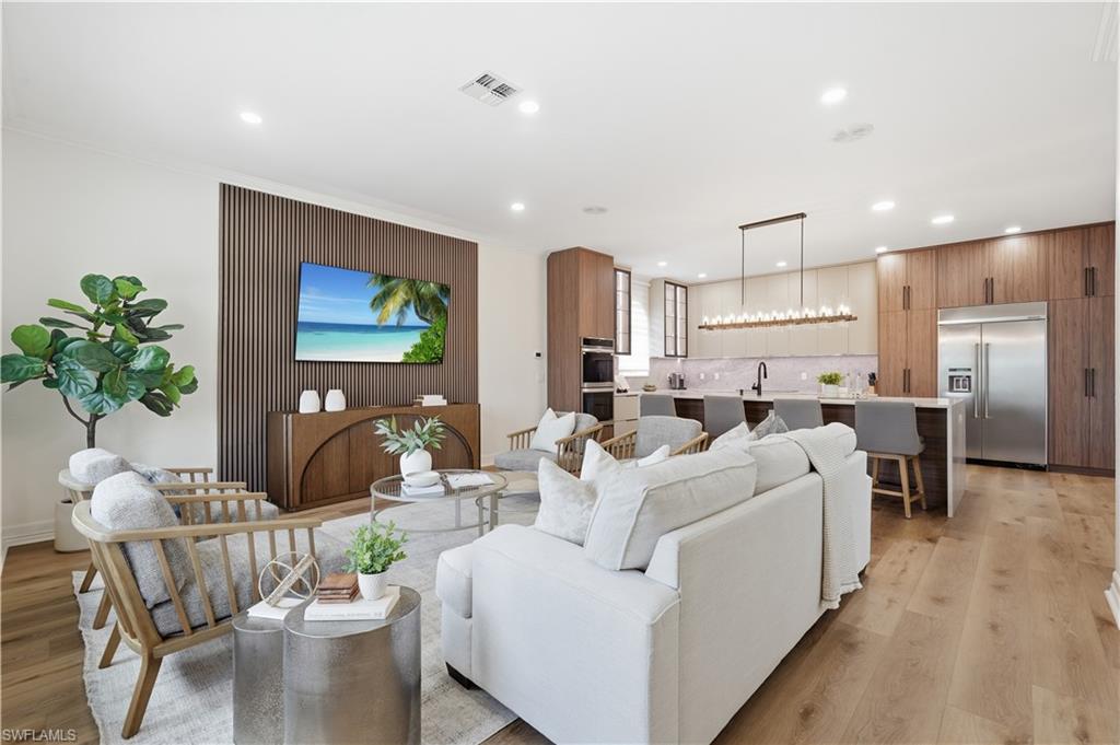 14871 Laguna DR