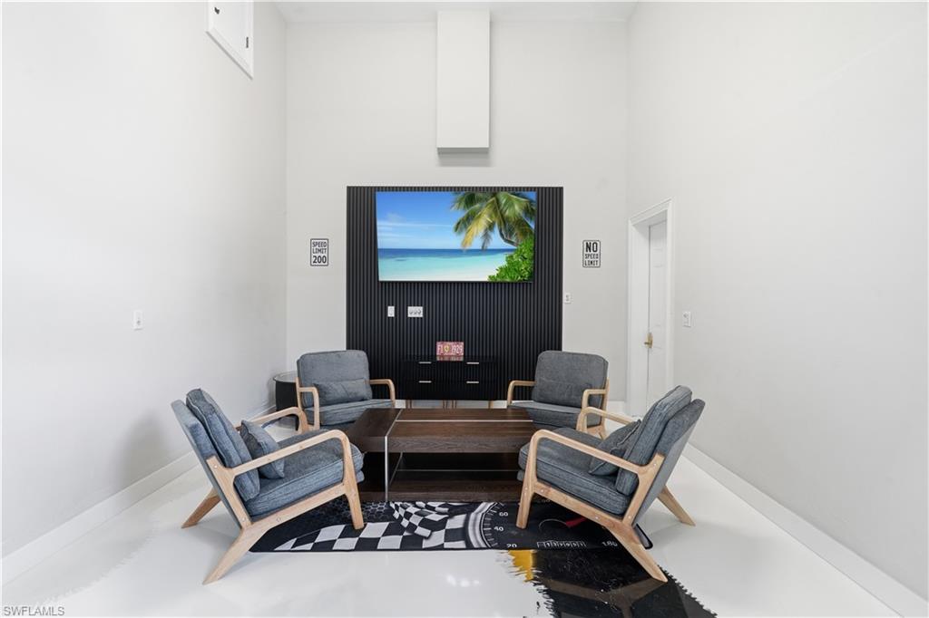 14871 Laguna DR