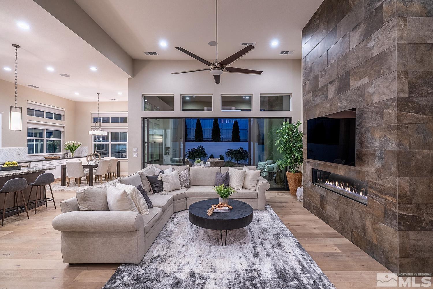 6111 S Pleasant Oak Trail