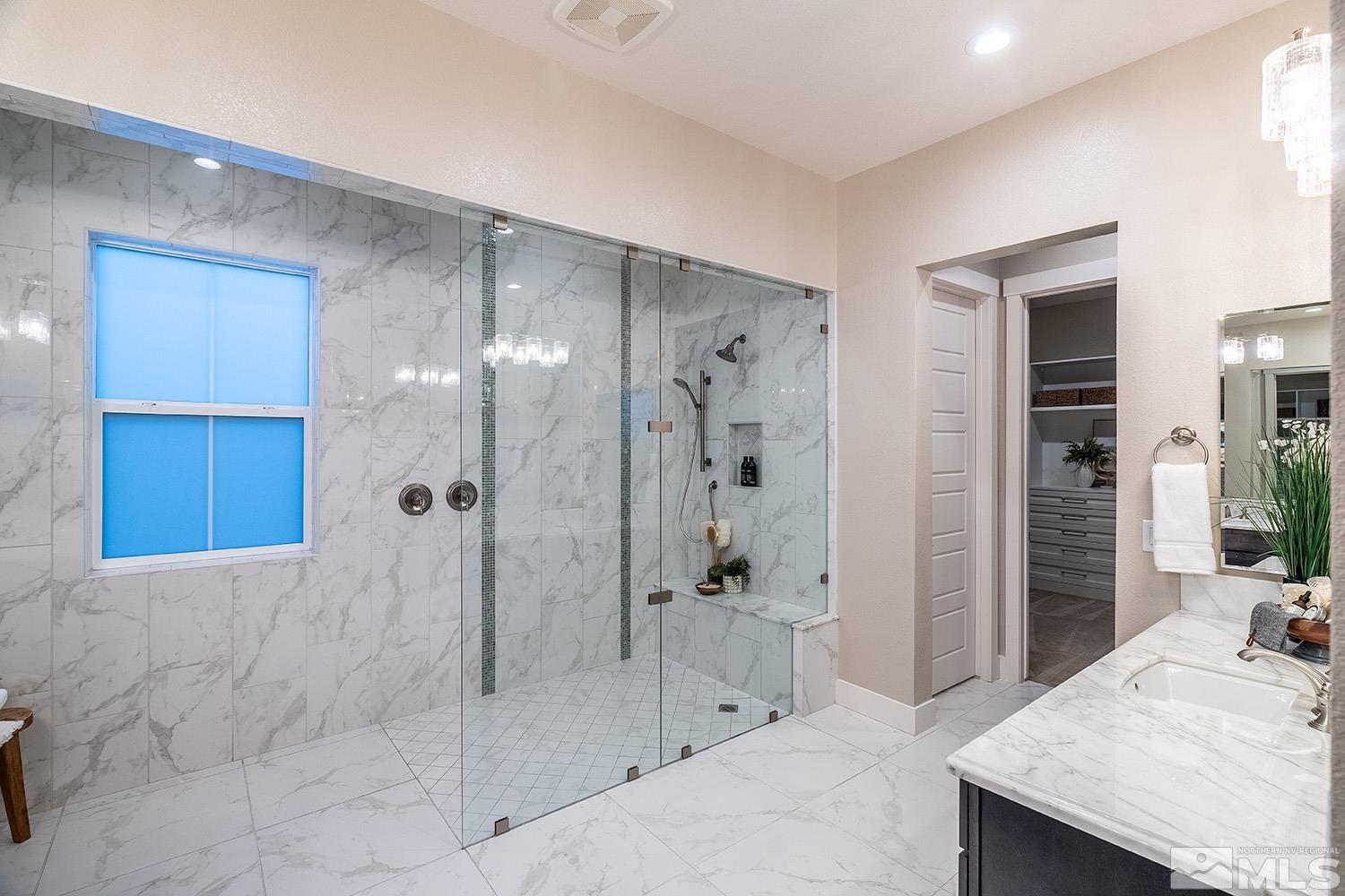 6111 S Pleasant Oak Trail