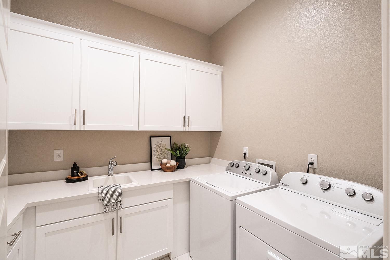 6111 S Pleasant Oak Trail