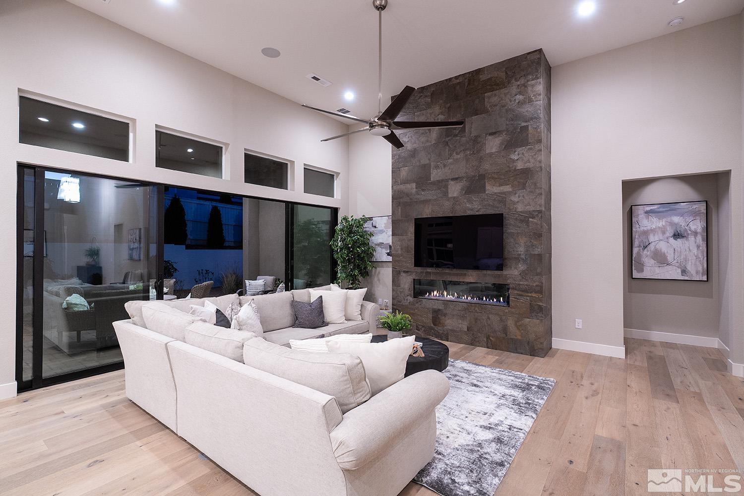 6111 S Pleasant Oak Trail