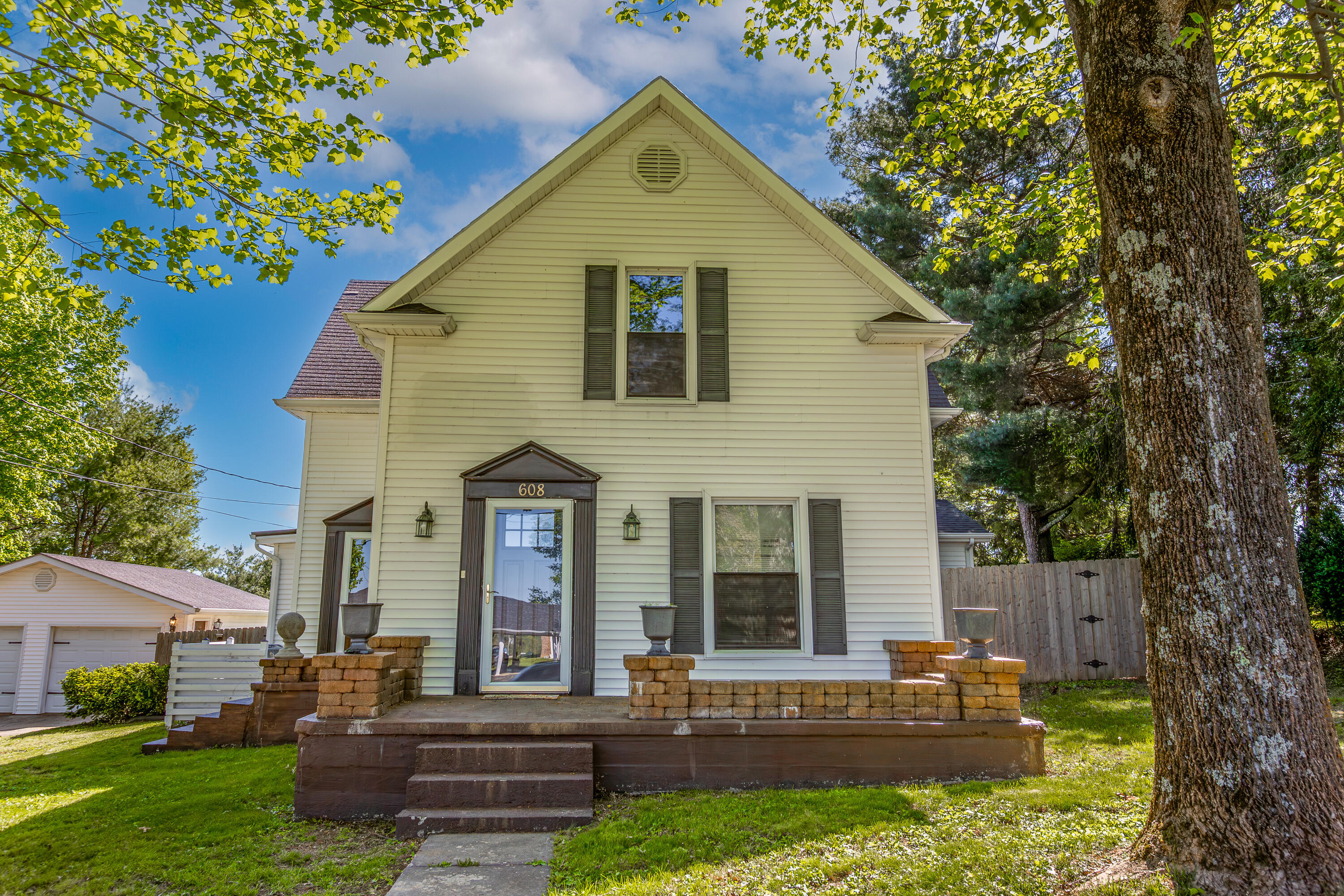 608 S Buell Street