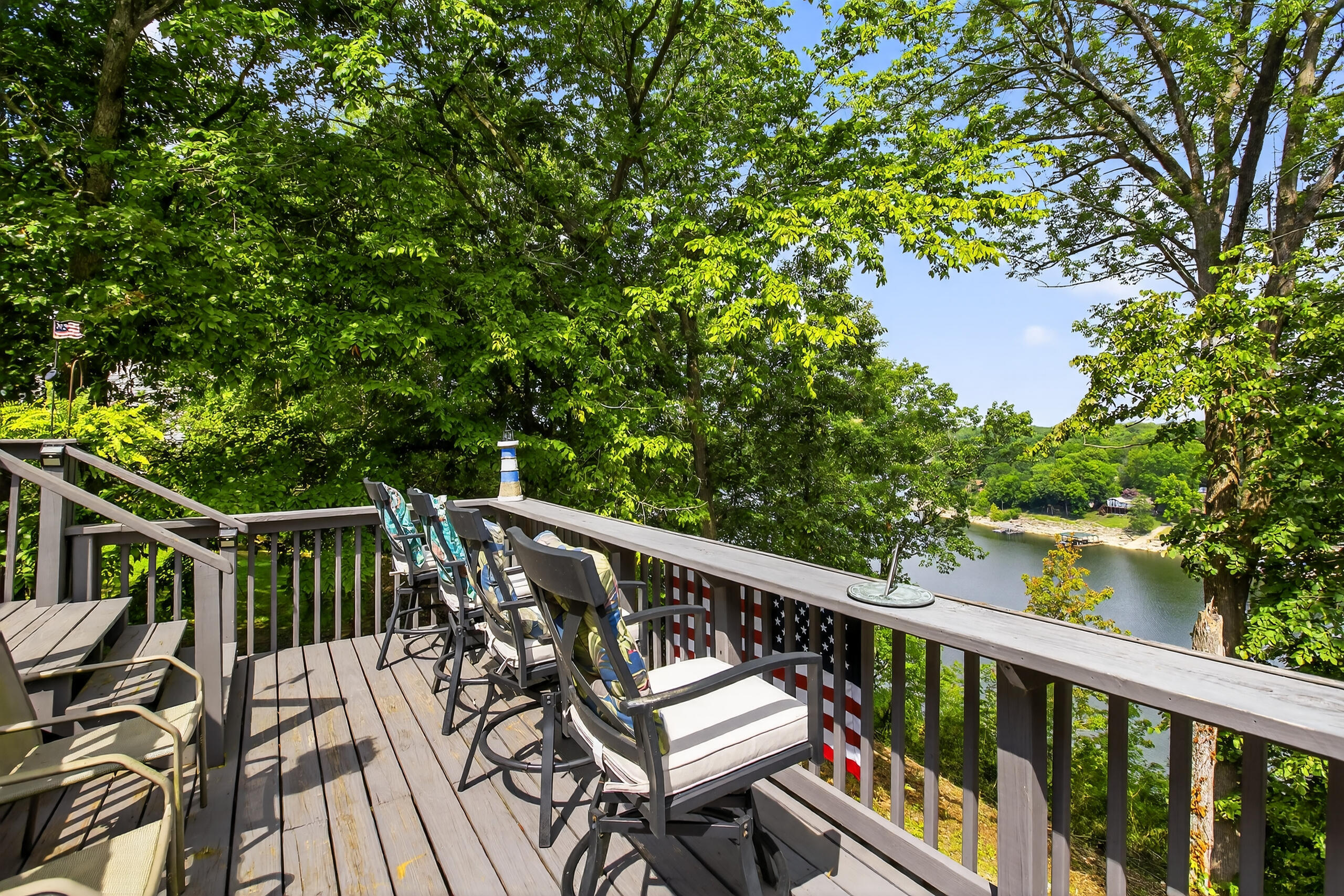 221 N Homestead Lane