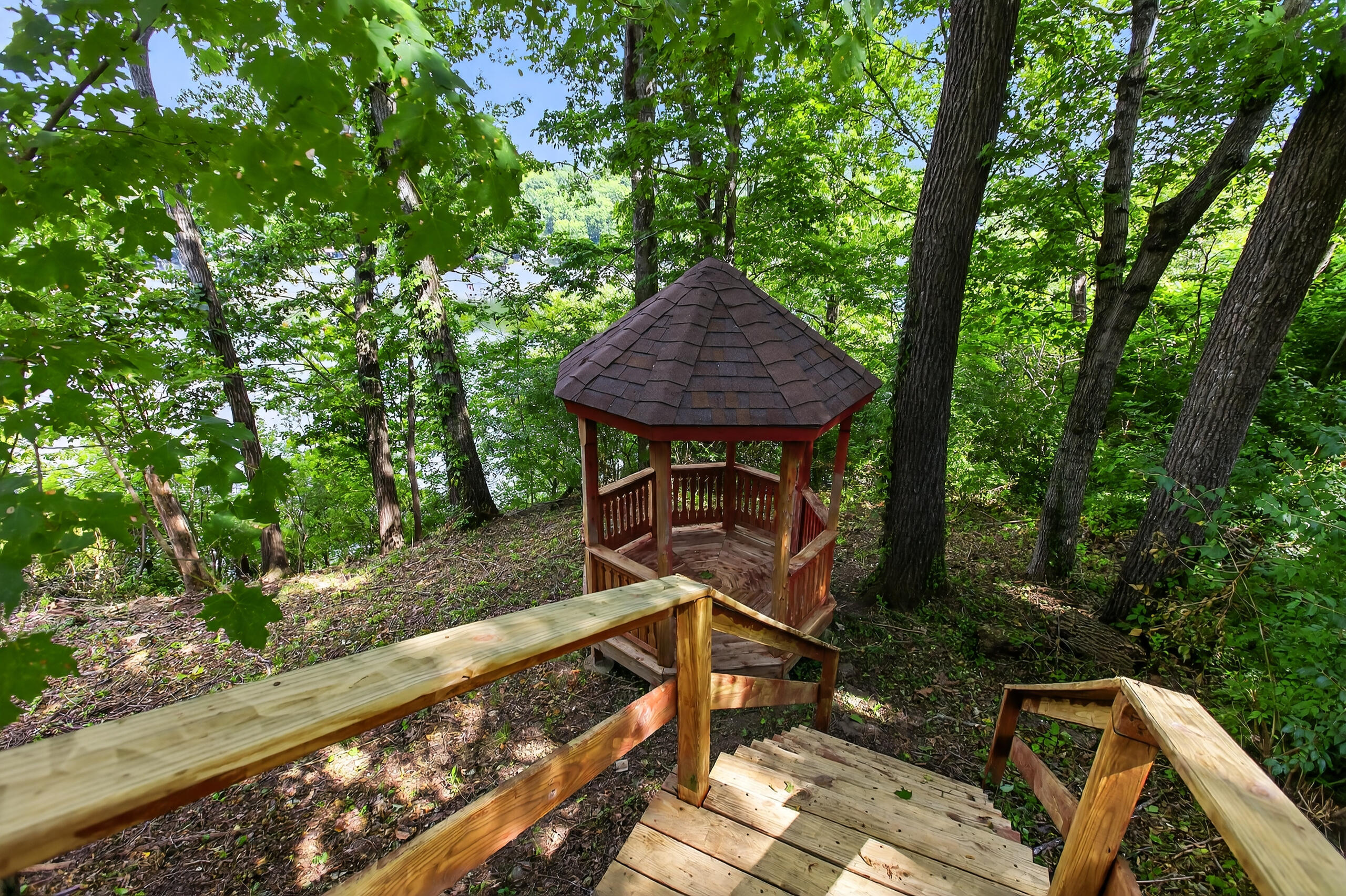 221 N Homestead Lane