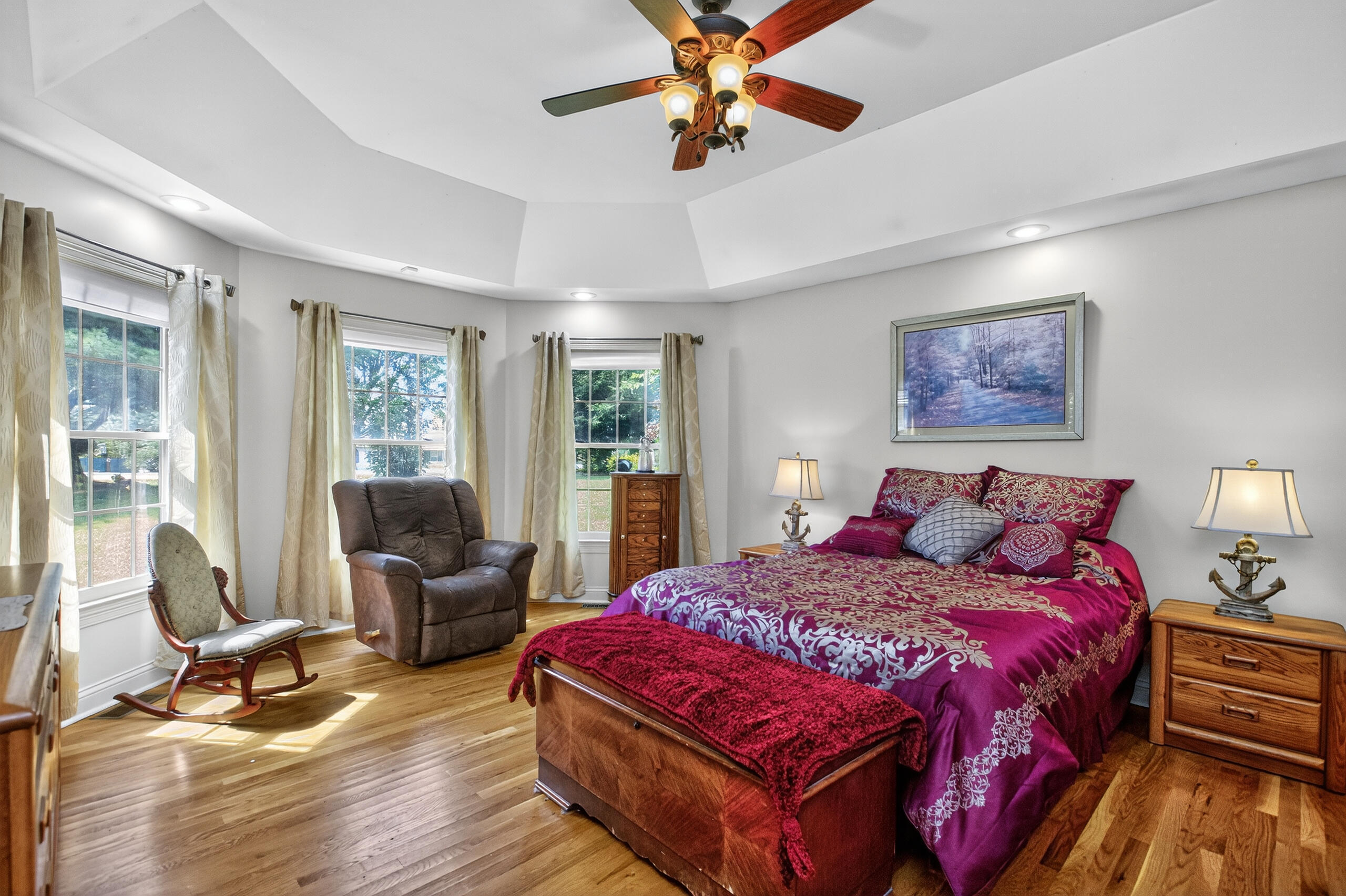 221 N Homestead Lane