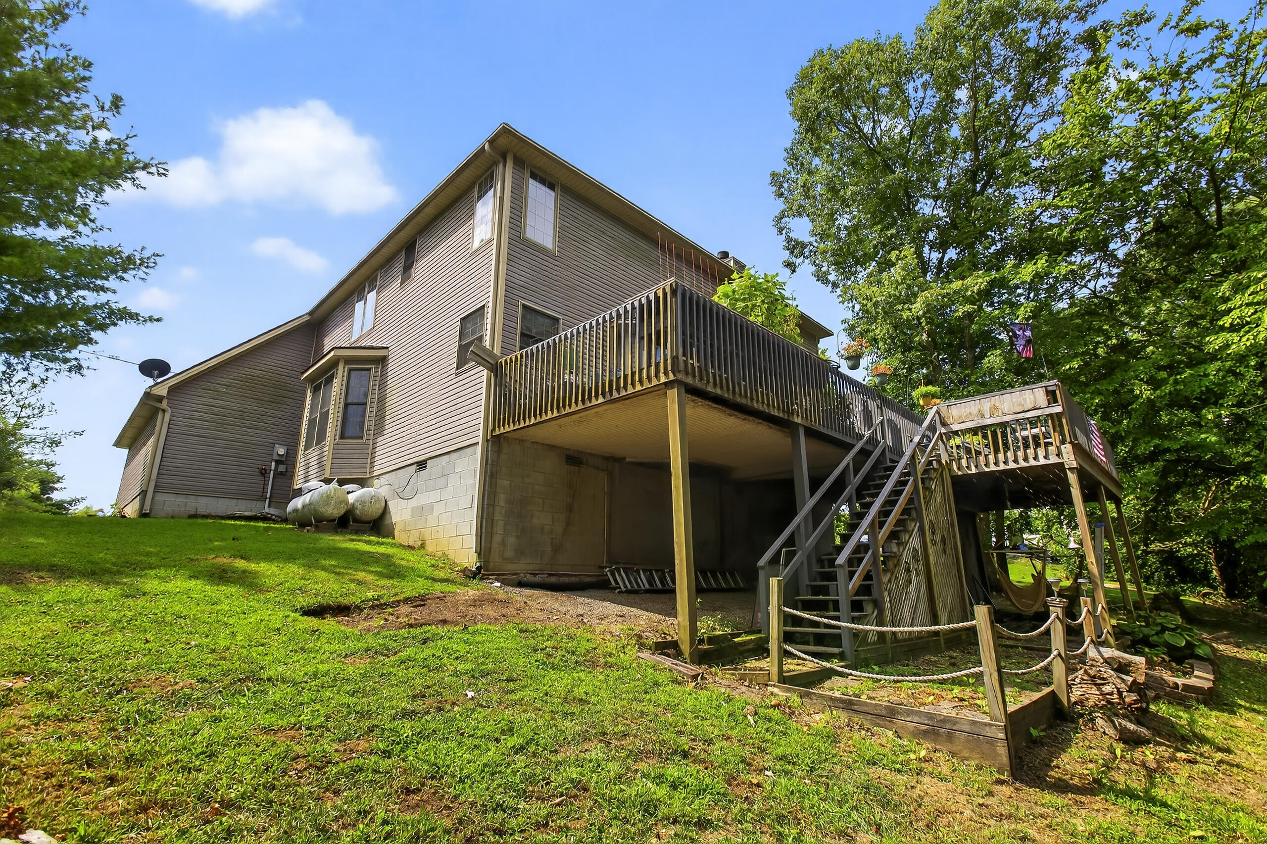 221 N Homestead Lane