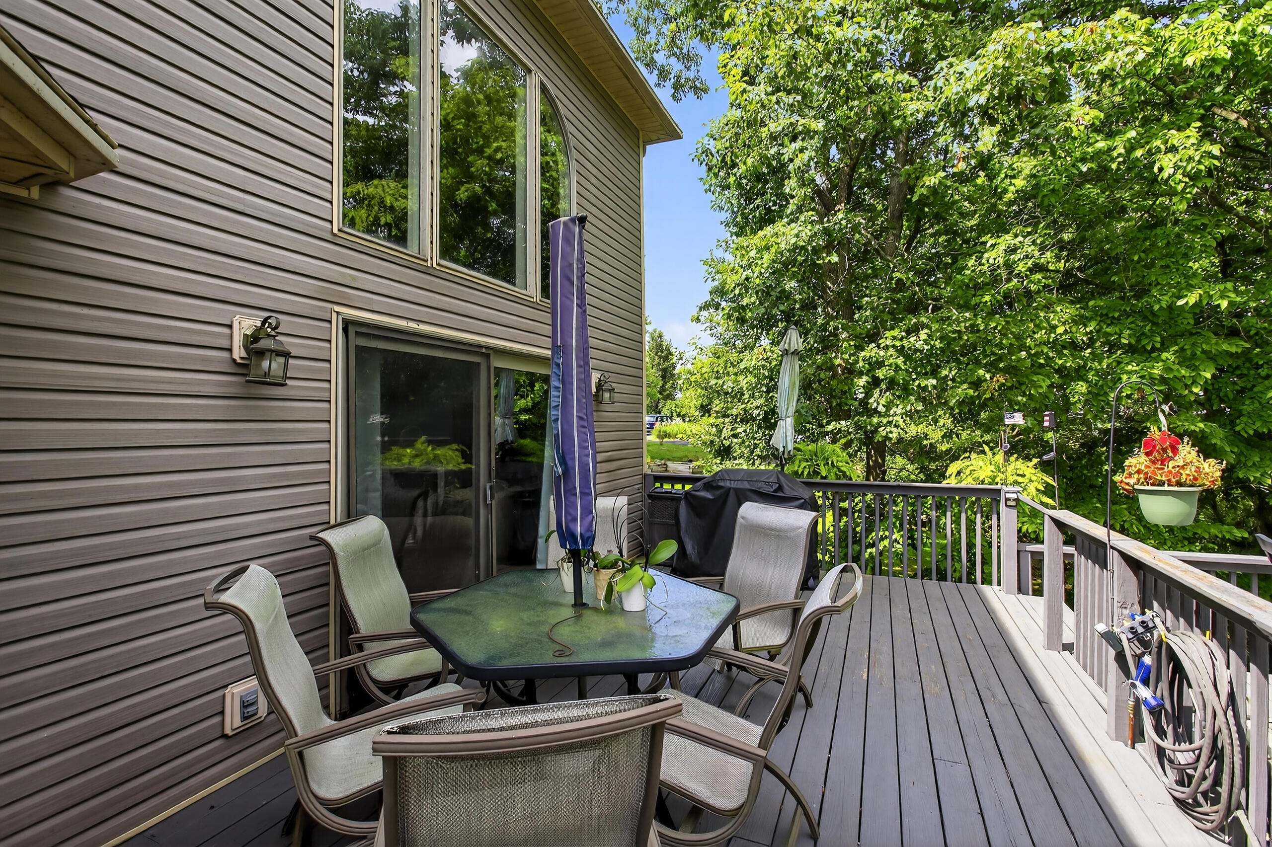 221 N Homestead Lane