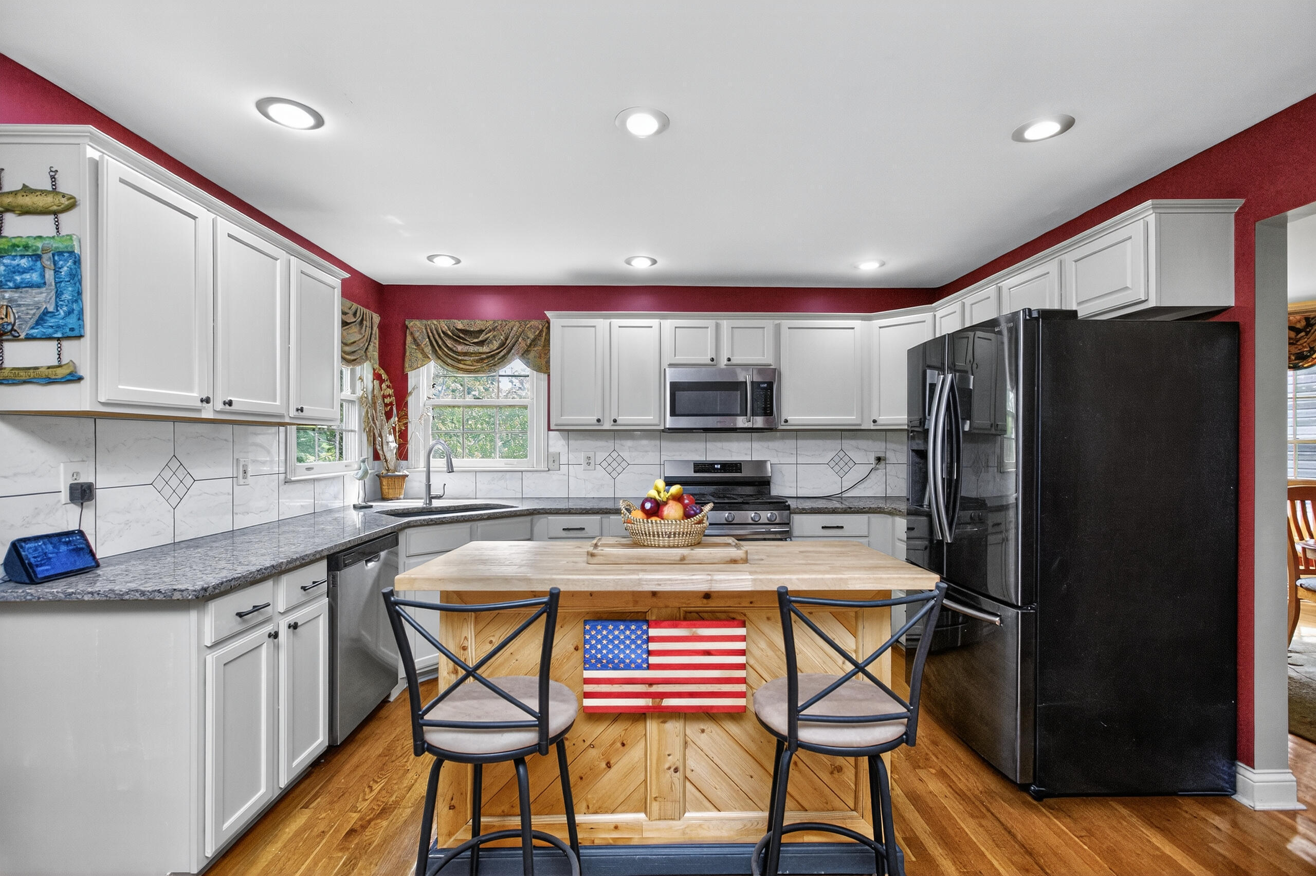221 N Homestead Lane