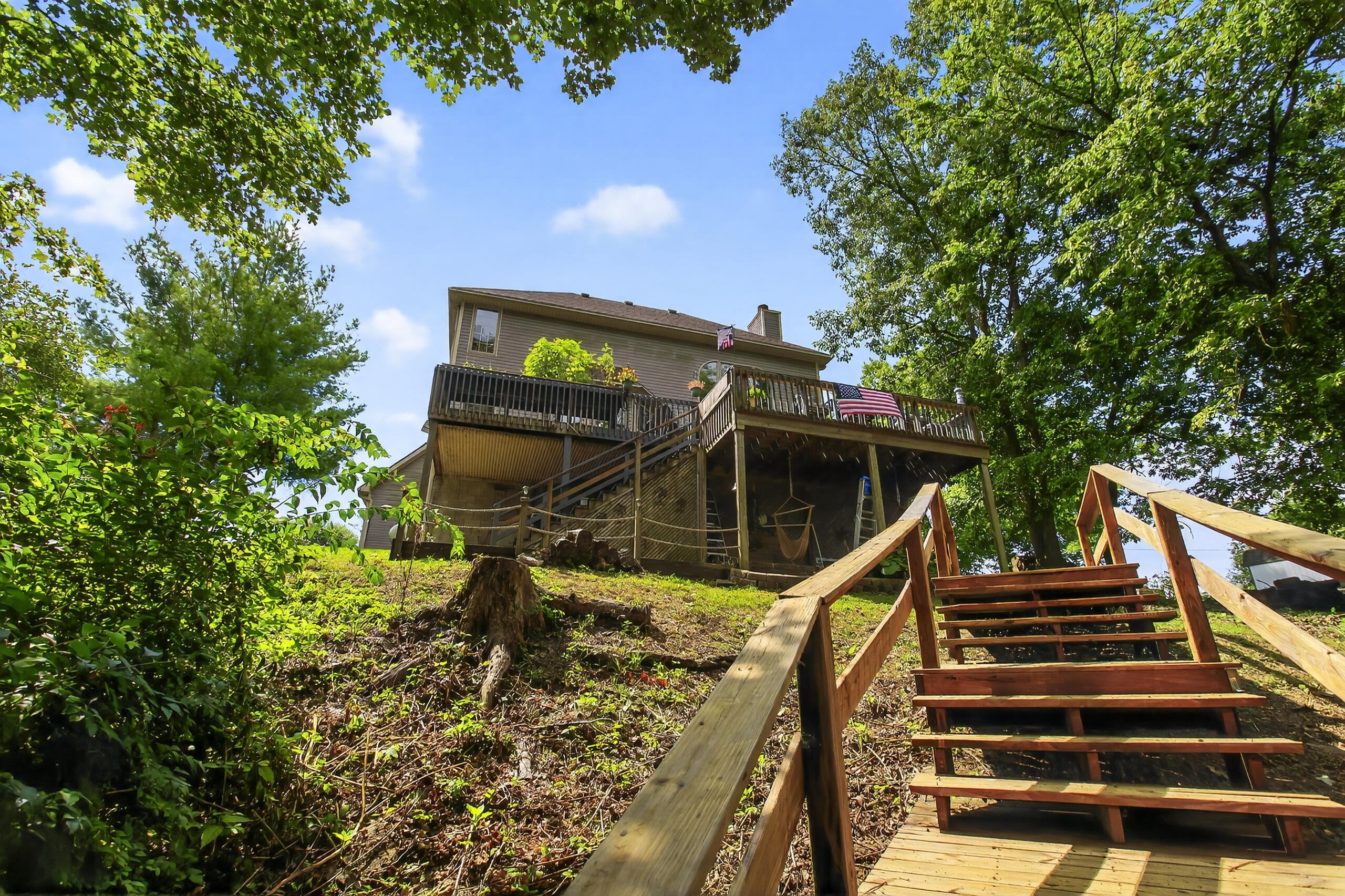 221 N Homestead Lane