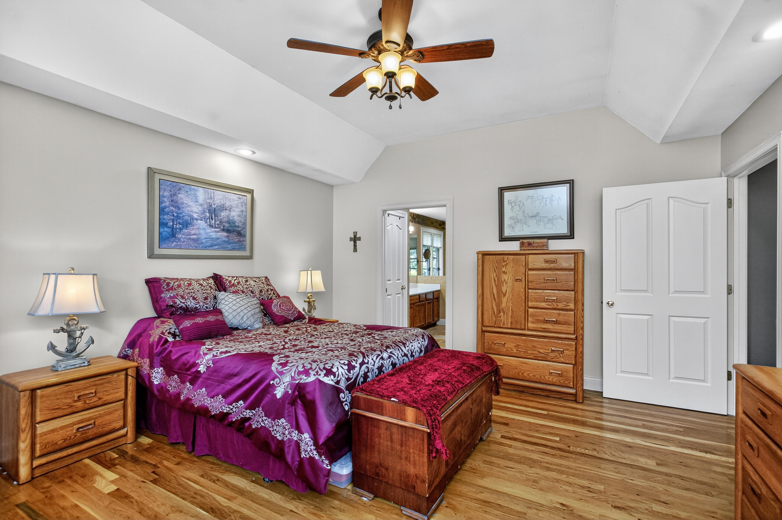 221 N Homestead Lane